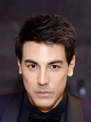 بیوگرافی Zi Xuan Bai