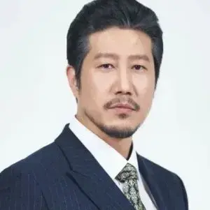 بیوگرافی Ryeong Choi