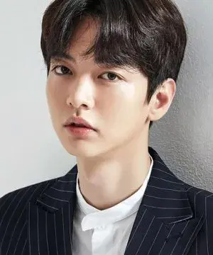 بیوگرافی Sun Woong Kim