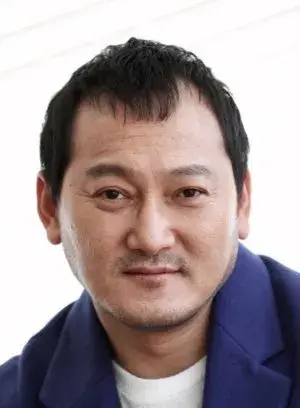 بیوگرافی Man Shik Jung