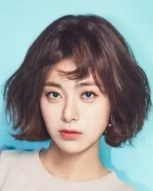 بیوگرافی Young Eun Lee