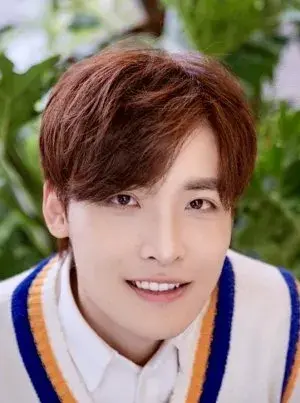 بیوگرافی Yi Cheng Wang