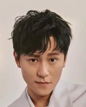 بیوگرافی Jun Jie Qin