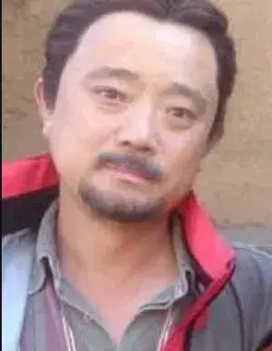 بیوگرافی He Xiao Hu