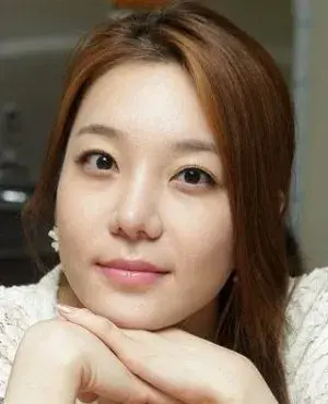 بیوگرافی Ji Ah Jung