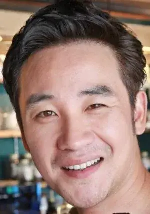 بیوگرافی Tae Woong Uhm