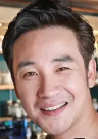 بیوگرافی Tae Woong Uhm