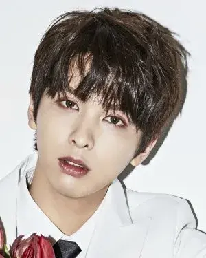 بیوگرافی Tae Woong Yoo