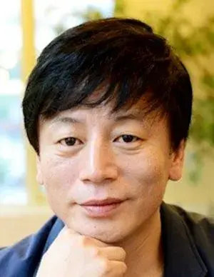 بیوگرافی Yong Hwa Kim