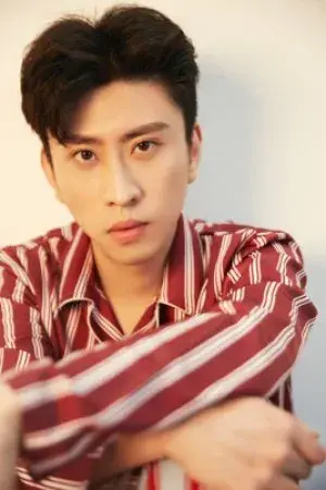 بیوگرافی Jiang Yi