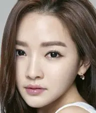 بیوگرافی Song Ah Yoon