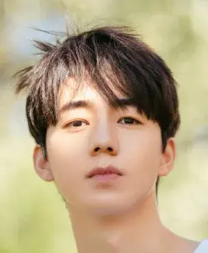 بیوگرافی Zi Han Zhou