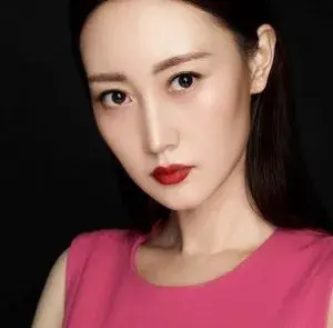 بیوگرافی Yuan Yuan Li