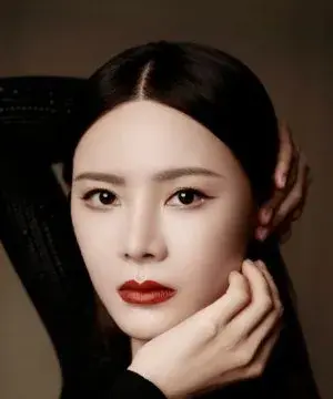 بیوگرافی Qian Yi Li