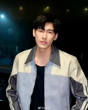 بیوگرافی Yan Qiao Liu