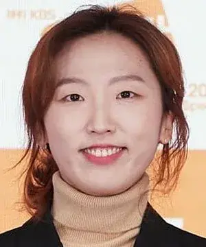 بیوگرافی Young Eun Yoo