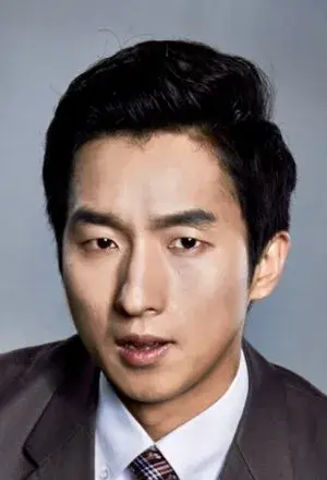 بیوگرافی Hee Woo Yang