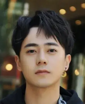 بیوگرافی Zhe Ming Qu