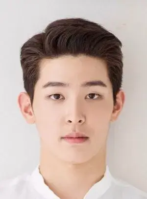 بیوگرافی Shi Woo Lee