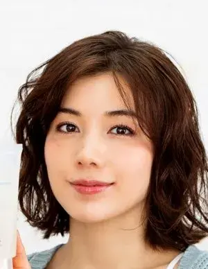 بیوگرافی Riisa Naka