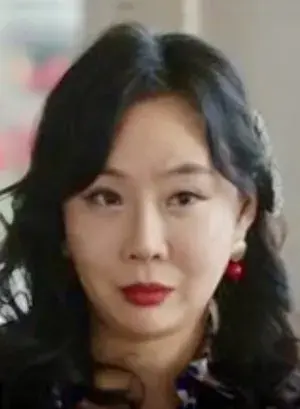 بیوگرافی Yoon Joo Kim