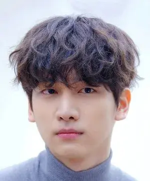 بیوگرافی Sang Hyuk Han