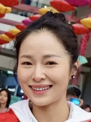 بیوگرافی Yi Yan Jiang