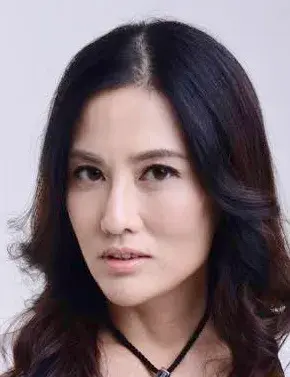 بیوگرافی Rong Qing Tong