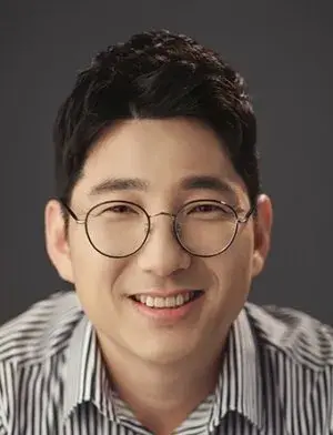 بیوگرافی Woon Taek Jung