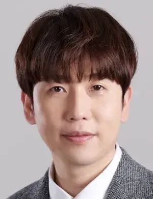 بیوگرافی Chang Hee Nam