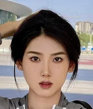 بیوگرافی Guan Hong Chen