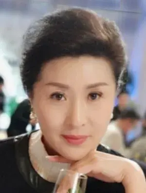 بیوگرافی Jing Yao Yan