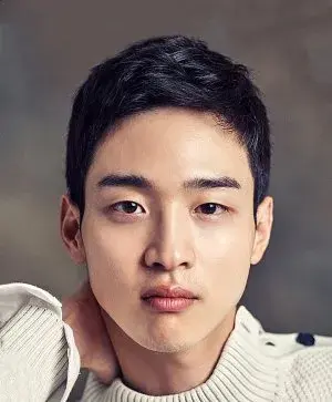 بیوگرافی Dong Yoon Jang