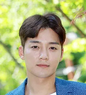 بیوگرافی Jin Woo Kim