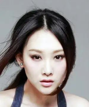 بیوگرافی Xin Yue Li