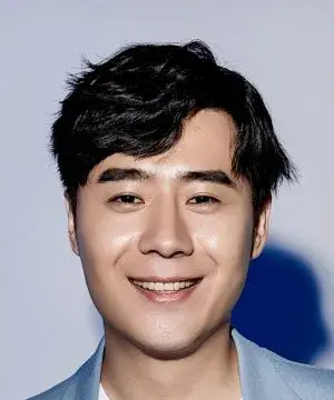 بیوگرافی Zi Yang Wei