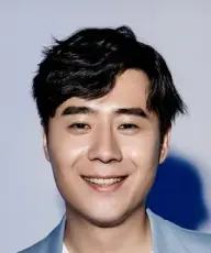 بیوگرافی Zi Yang Wei