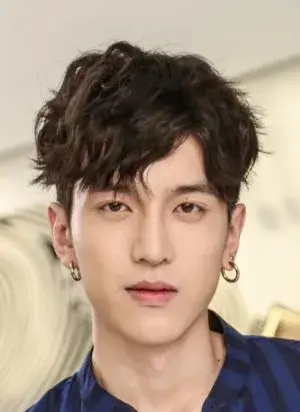 بیوگرافی Luo Rong Wan Yan