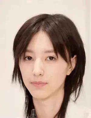بیوگرافی Yue Yi Wang
