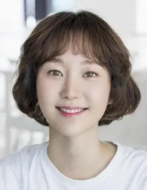 بیوگرافی Yoo Young Lee