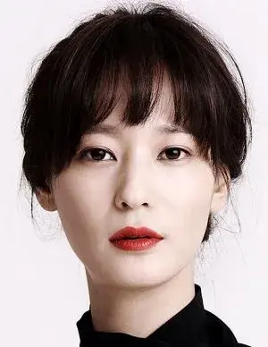 بیوگرافی Young Jin Lee